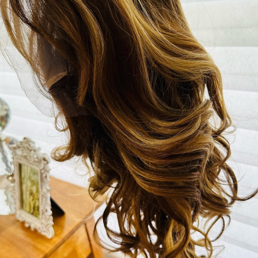 Angelix Collection Wig with Beautiful, highlights - Picture 11 of 14